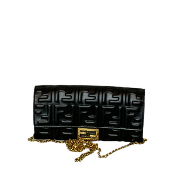 Cartera Fendi Baguette Continental con cadena, negra