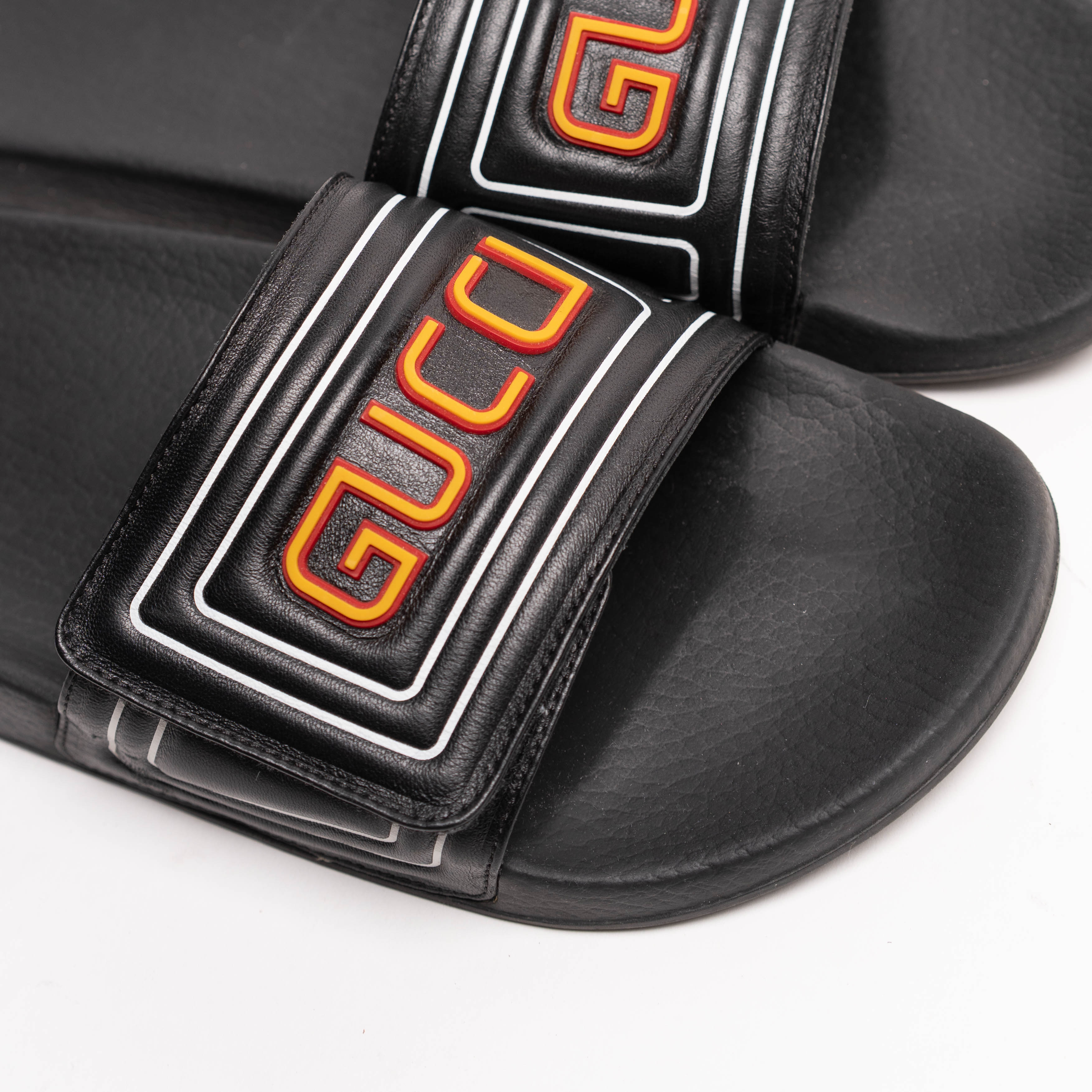 Authentic, Pre-owned Men’s Authentic, Pre-owned Gucci Pool Slides, EU 10