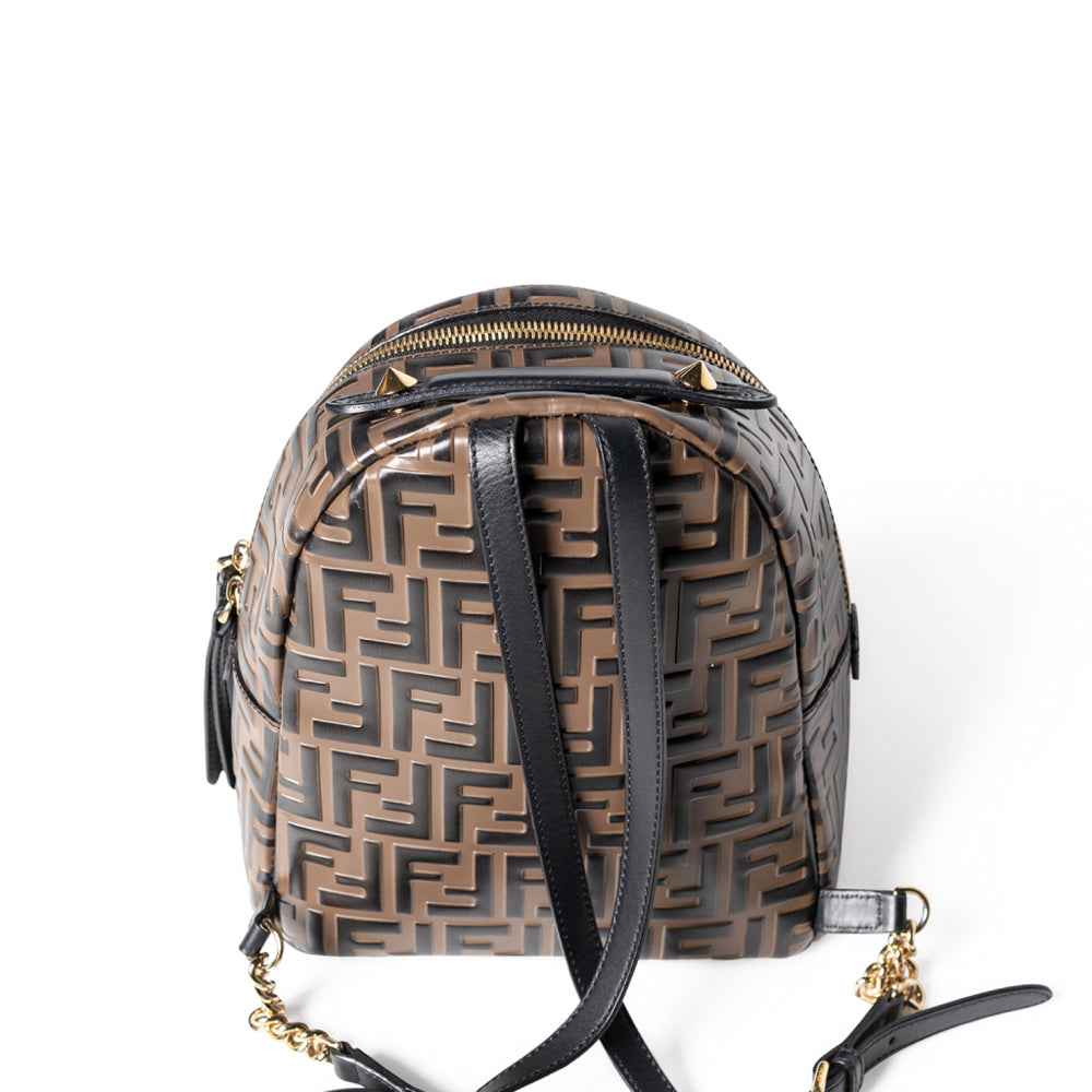Mochila mini Fendi de piel marrón con monograma "FF"