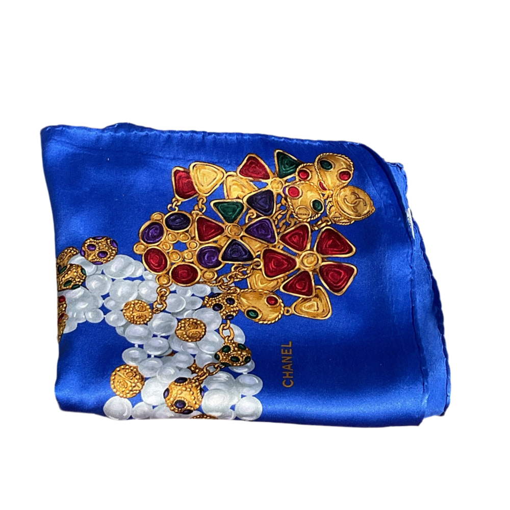 Pañuelo de seda con estampado de medallón de Chanel