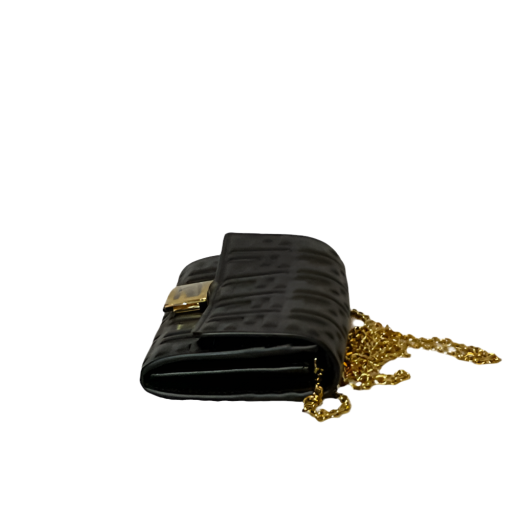 Cartera Fendi Baguette Continental con cadena, negra