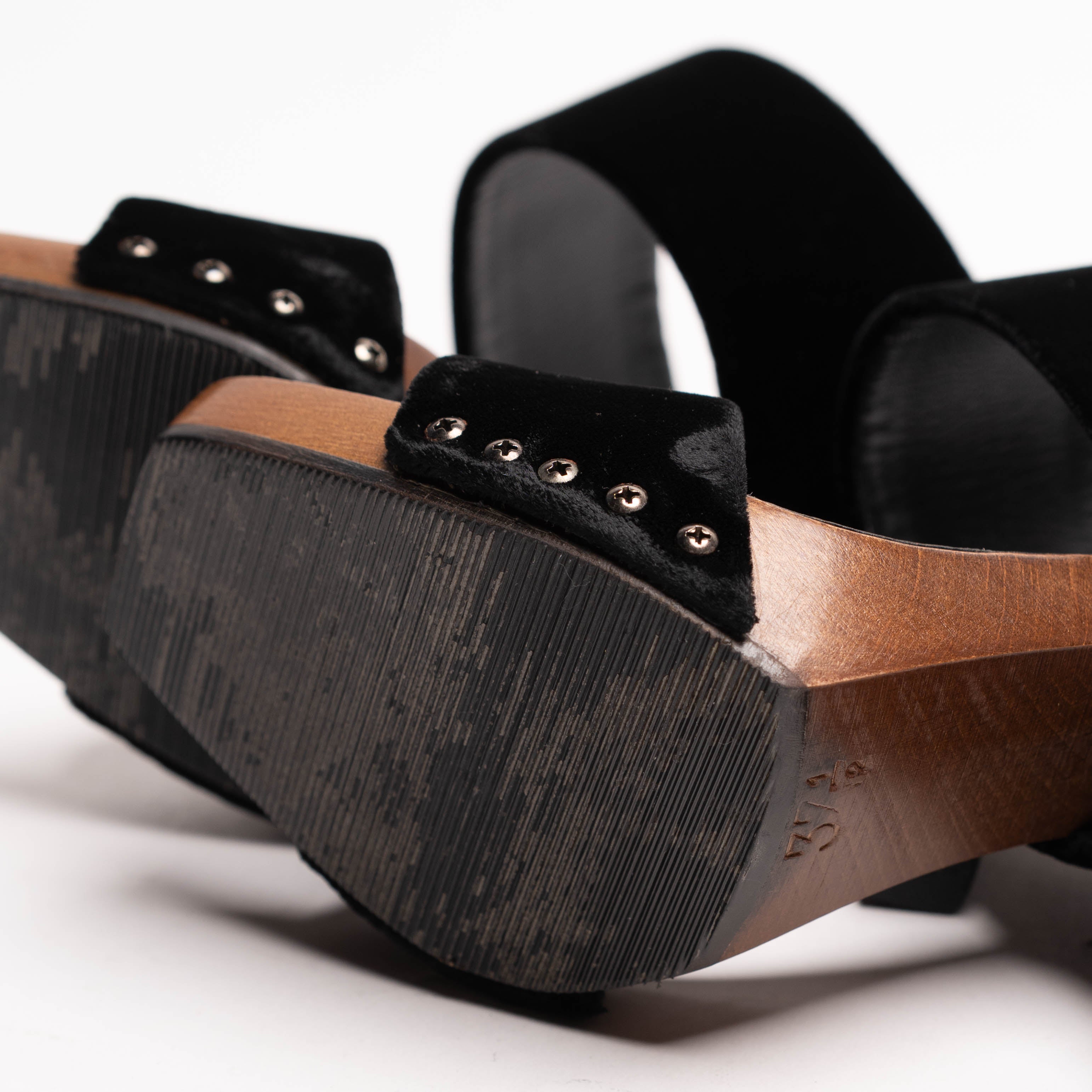 Chanel Vintage-Plateau-Sandalen aus Samt, US 7,5