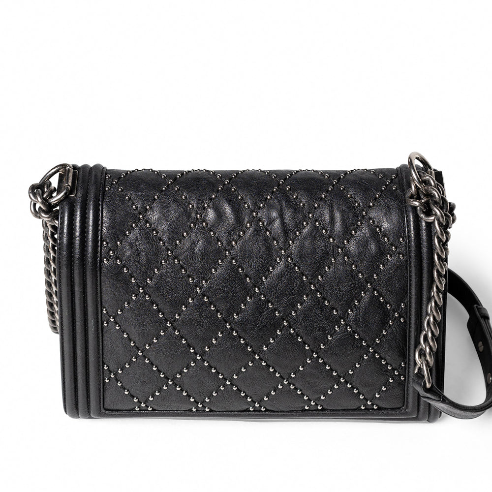 Chanel Medium Boy Bag mit Ösen, Schwarz