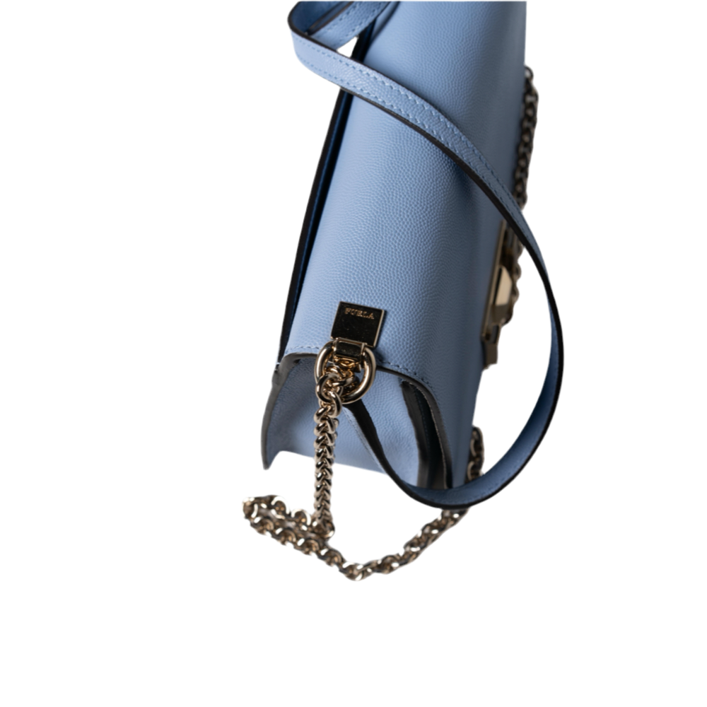 Bolso bandolera Furla de piel con cadena, color azul bebé