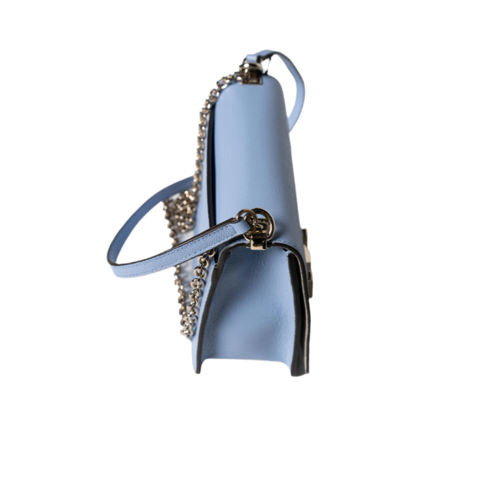 Bolso bandolera Furla de piel con cadena, color azul bebé