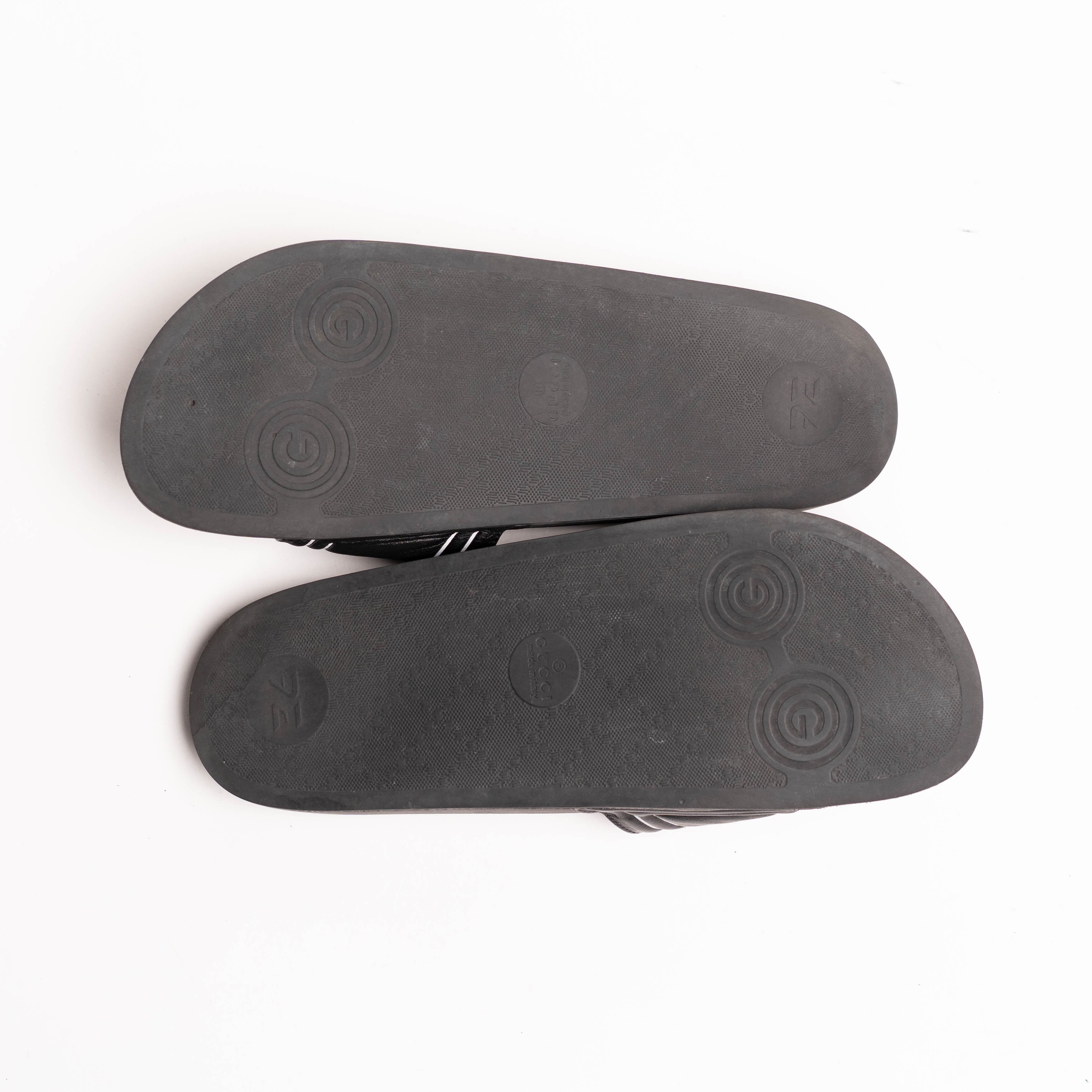 Authentic, Pre-owned Men’s Authentic, Pre-owned Gucci Pool Slides, EU 10