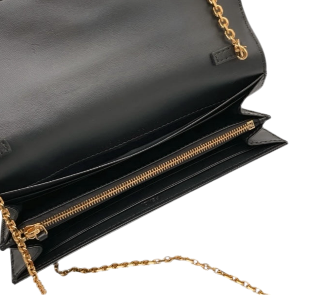 Cartera Fendi Baguette Continental con cadena, negra