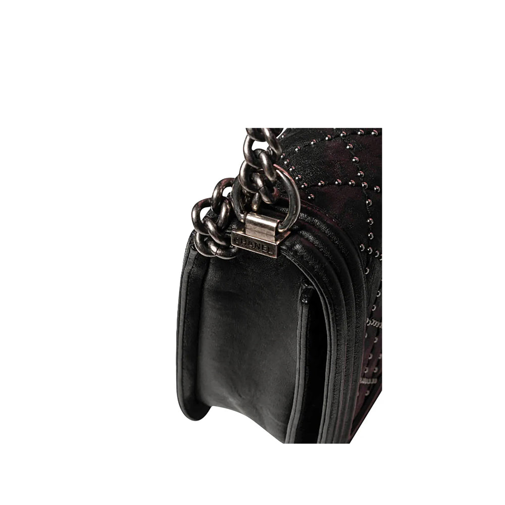 Chanel Medium Boy Bag mit Ösen, Schwarz