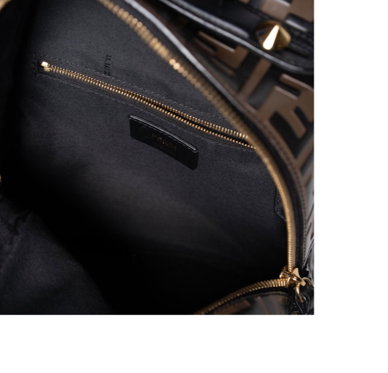 Mochila mini Fendi de piel marrón con monograma "FF"