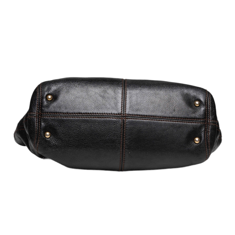 Bolso tote Chanel de piel y cadena de madera con asa