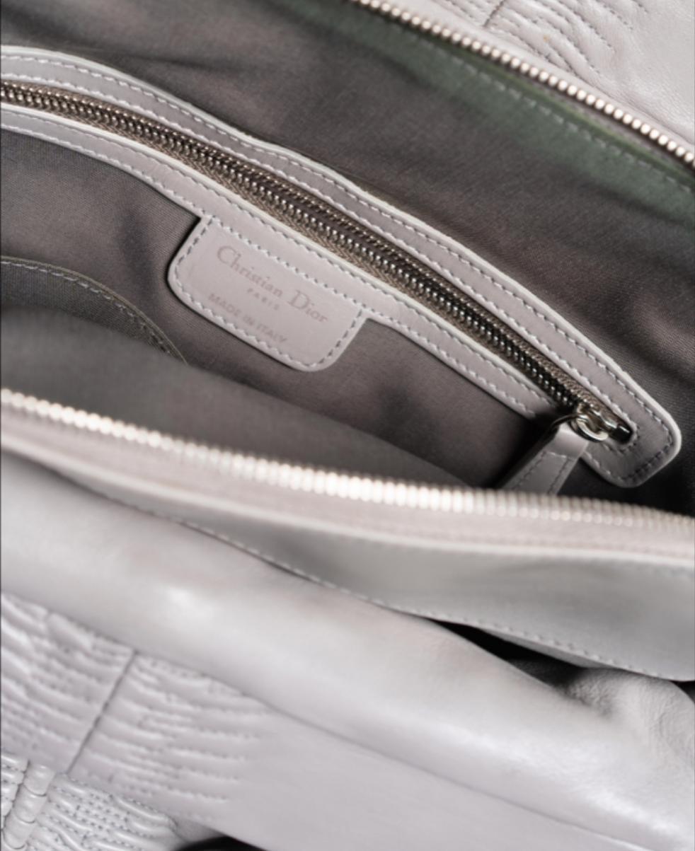 Bolso Karenina de piel Christian Dior, gris