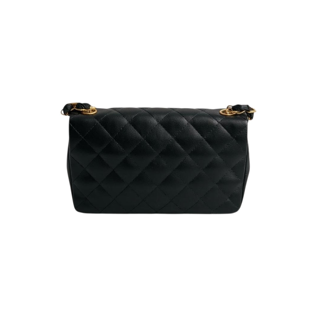 Bolso mini con solapa de satén vintage de Chanel