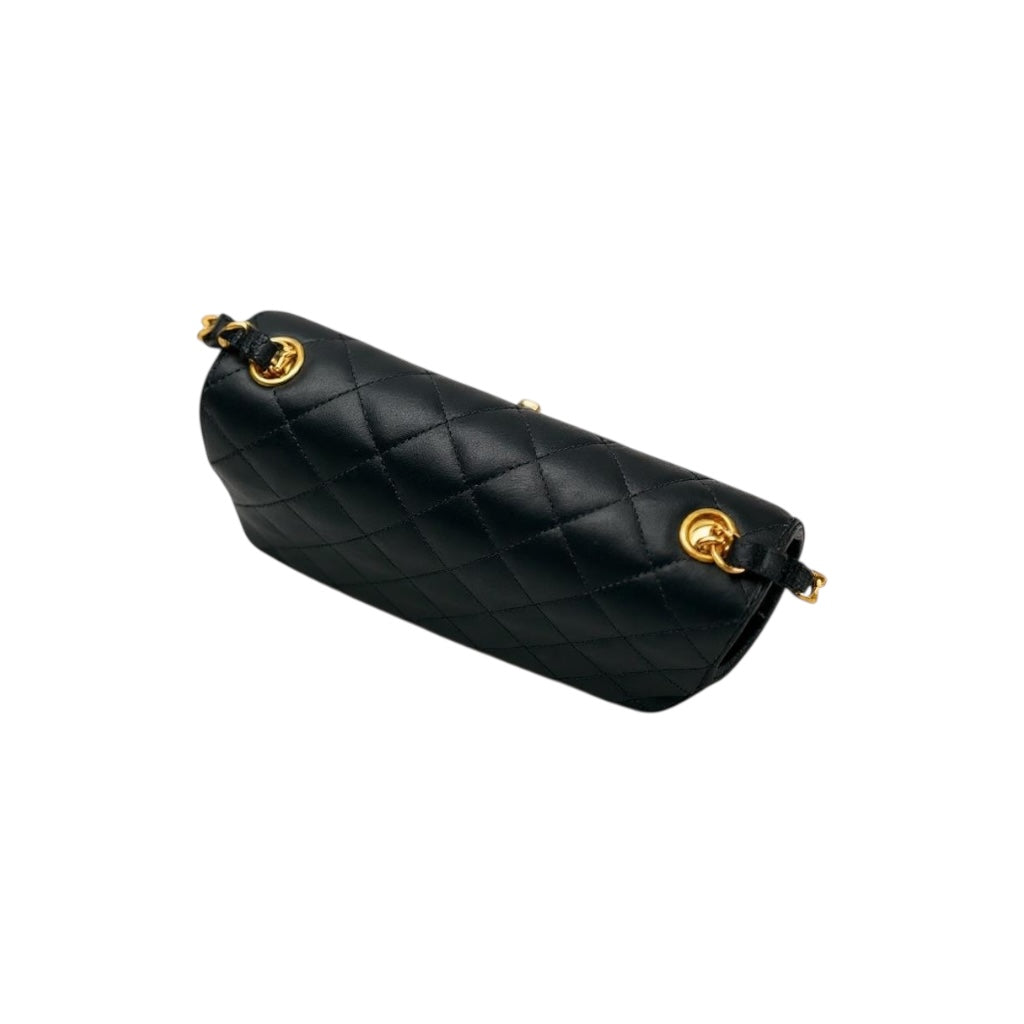 Bolso mini con solapa de satén vintage de Chanel