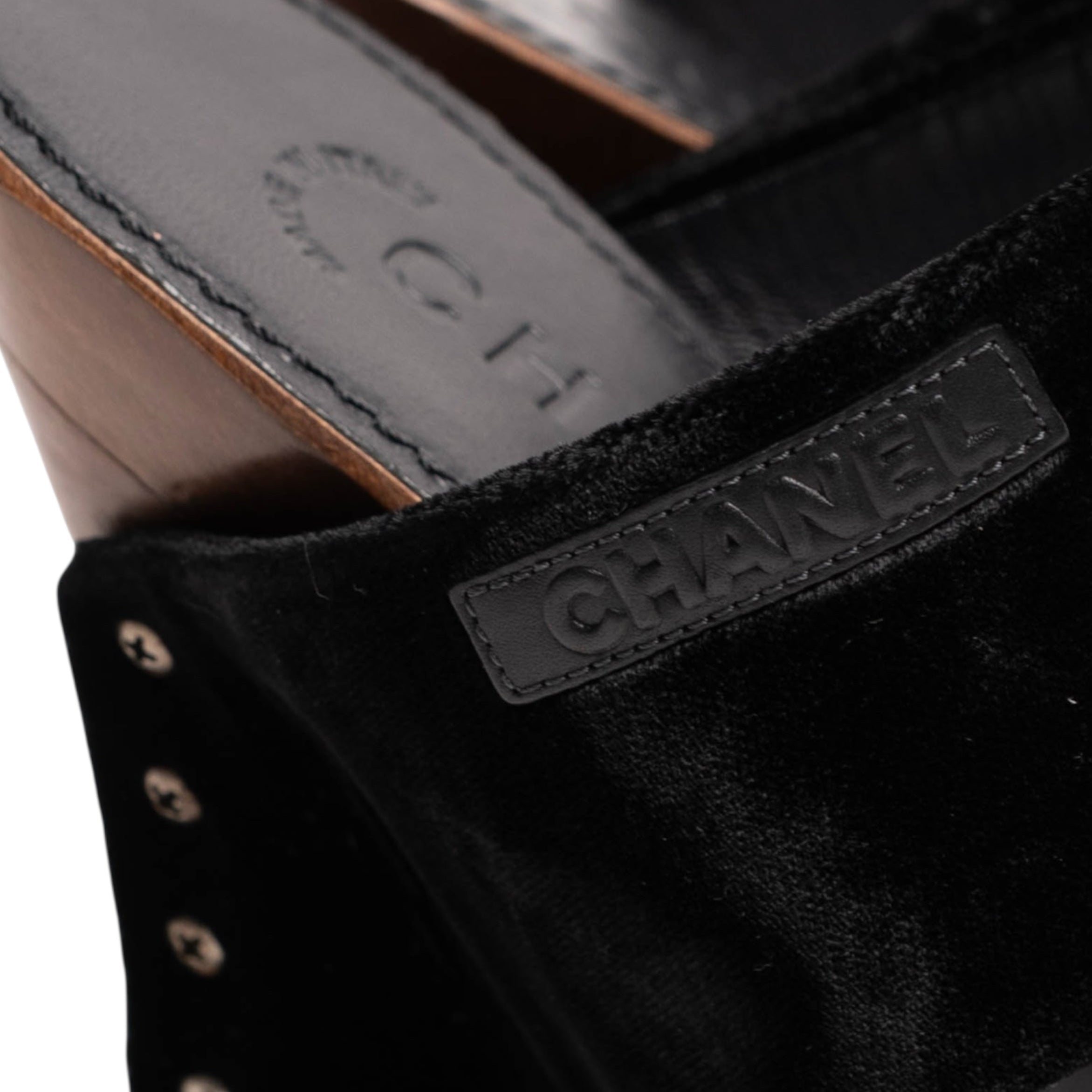 Sandalias de plataforma de terciopelo vintage de Chanel, talla 7.5 de EE. UU.
