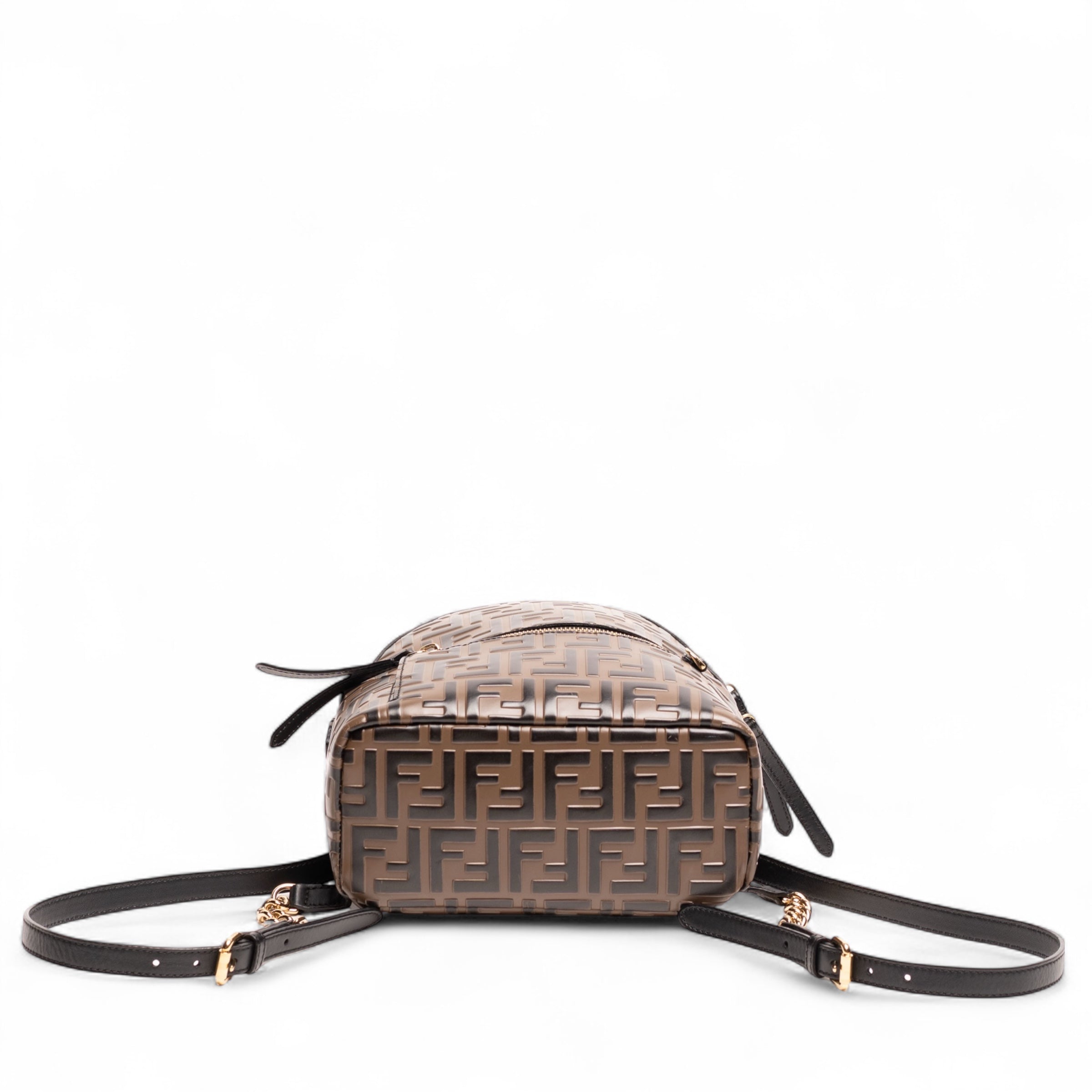 Mochila mini Fendi de piel marrón con monograma "FF"