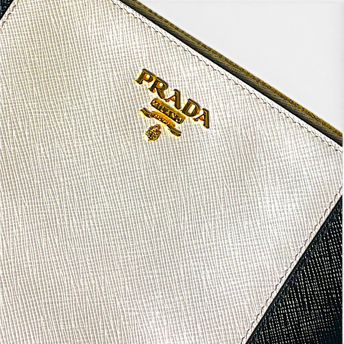 Pre-owned Prada Saffiano Flat Pouch Clutch, Black & White