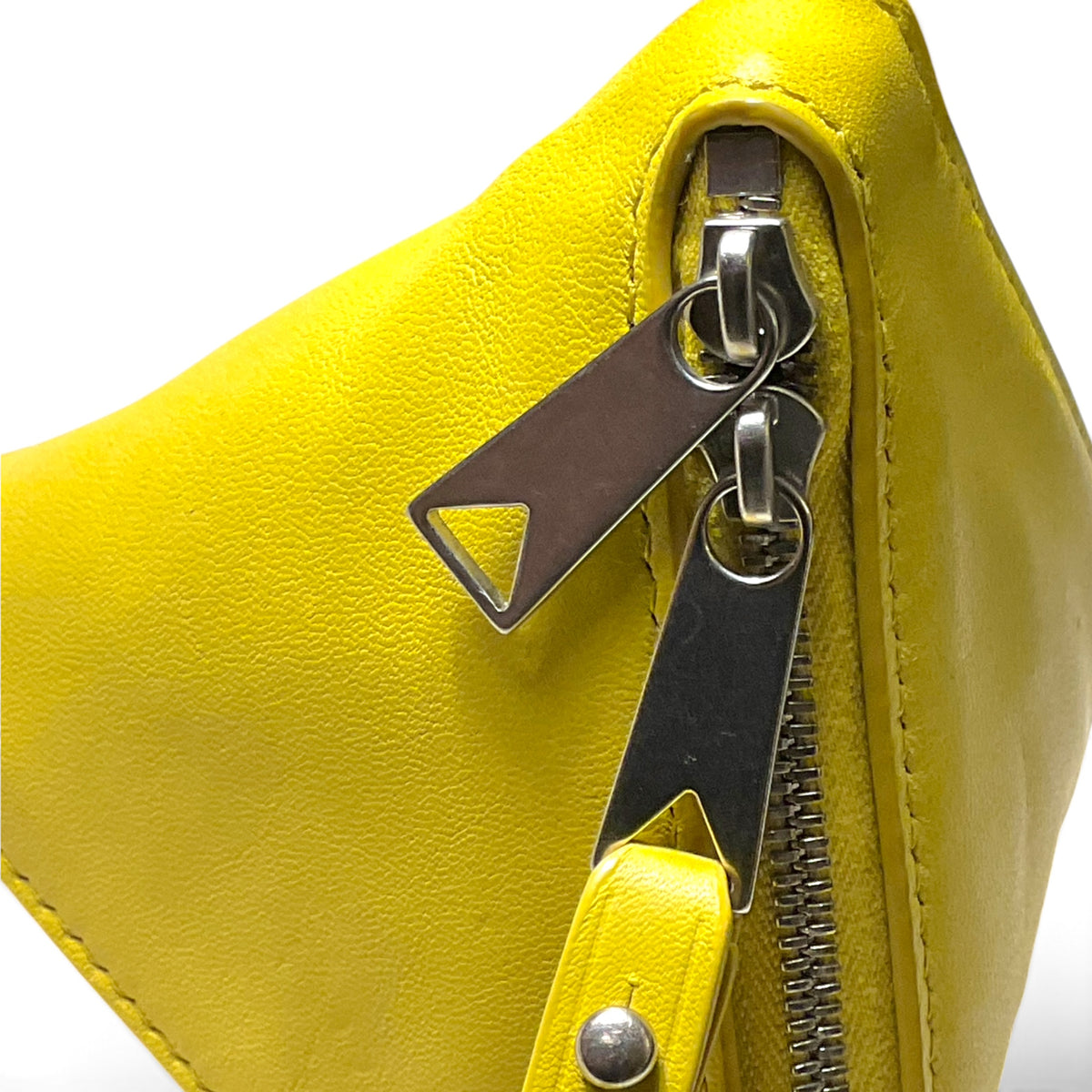 Bottega Veneta Pyramid Lederetui/Tasche, Gelb