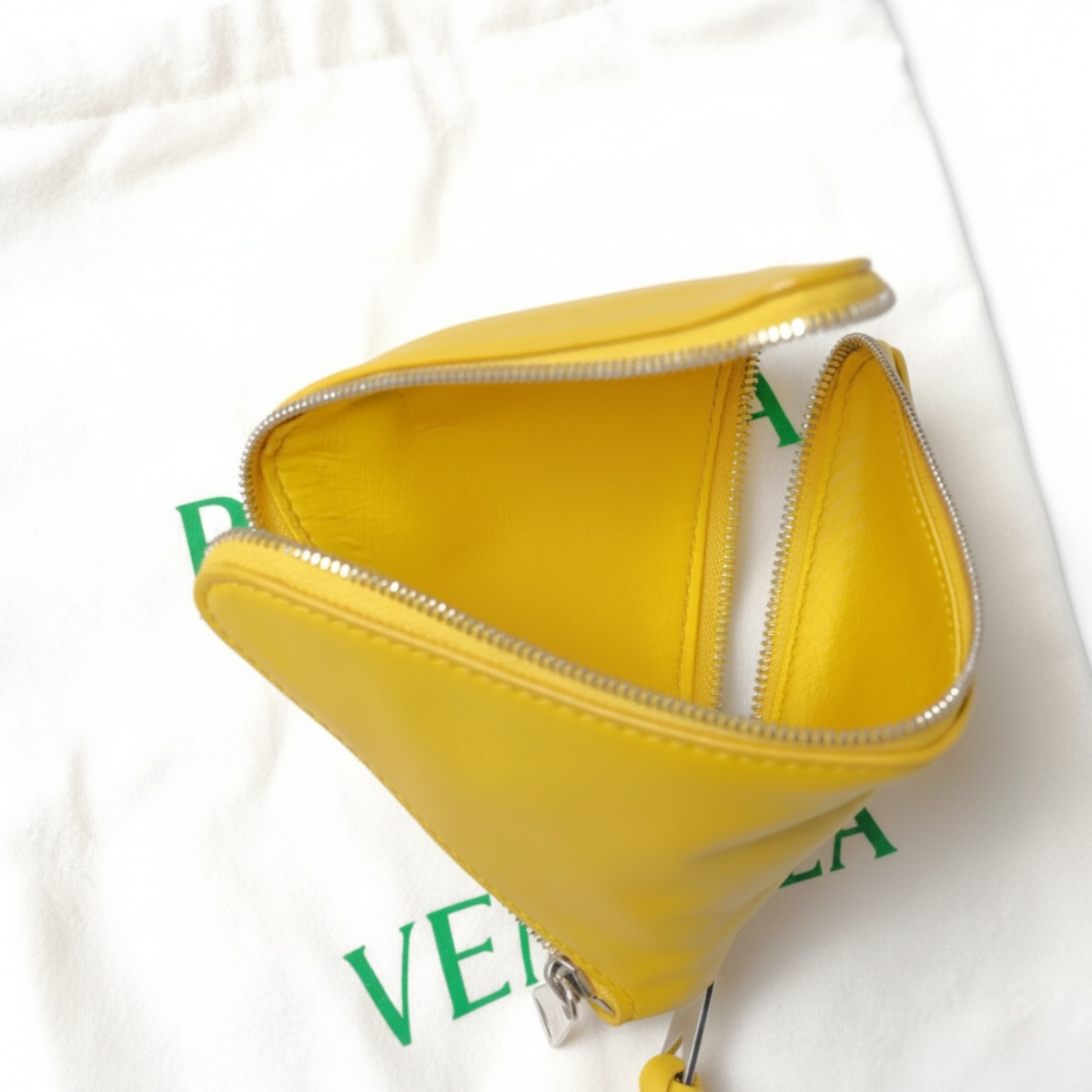 Bottega Veneta Pyramid Lederetui/Tasche, Gelb