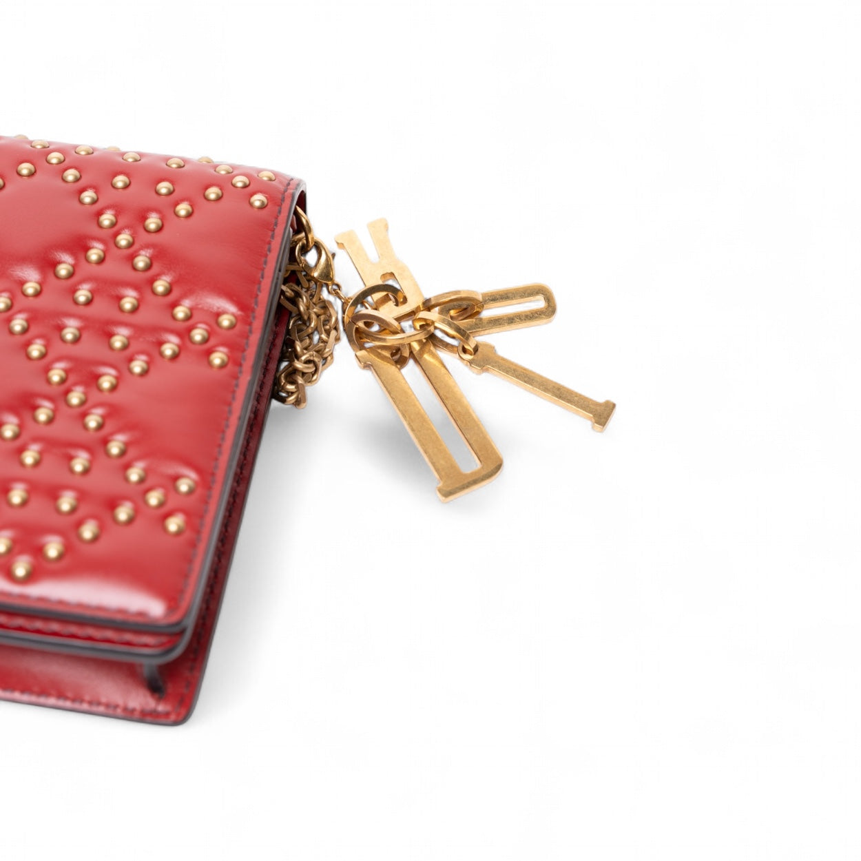 Cartera Cannage de piel de becerro con tachuelas y cadena de Christian Dior