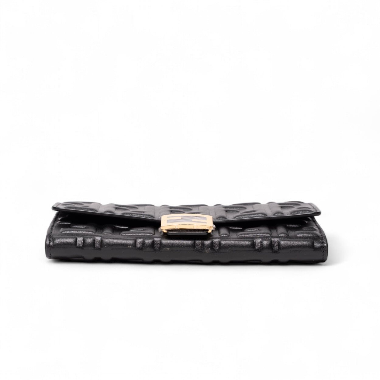 Cartera Fendi Baguette Continental con cadena, negra